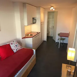 Schönes Studio Mit Einer Kleinen Terrasse Apartment Basel